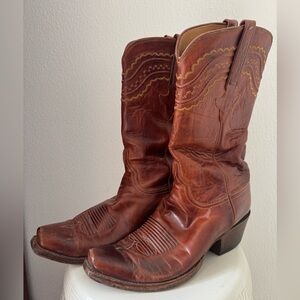 Lucchese Classics Handmade Devin Boot in brown Men’s size 8 (women’s 9.5/10)